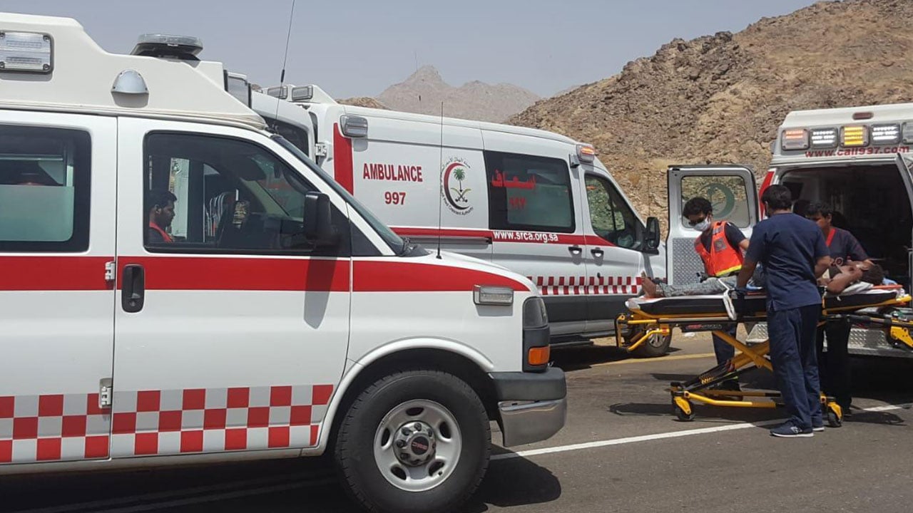 انقلاب مركبة في الطائف.. ونقل المصابين إلى المستشفى