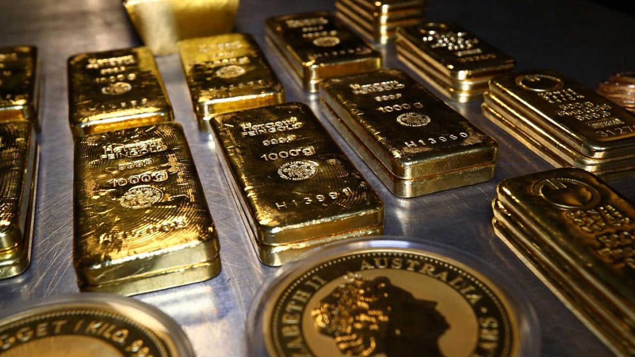 سعر الذهب في التعاملات الفورية يرتفع بنسبة 0.98%