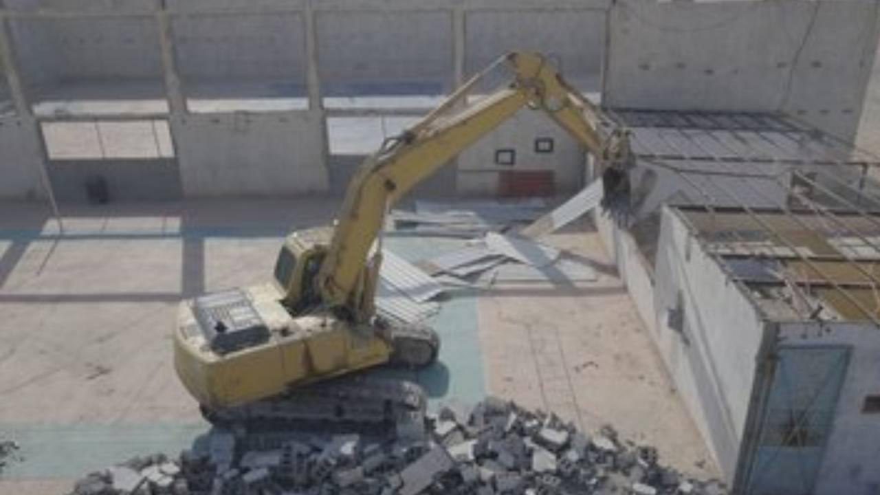 العدالة يبدأ مشروع تطوير وتحديث ملاعبه الخارجية