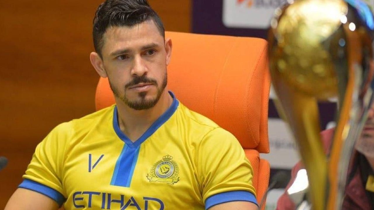 جوليانو يقطع خطوة جديدة على طريق الخروج من النصر