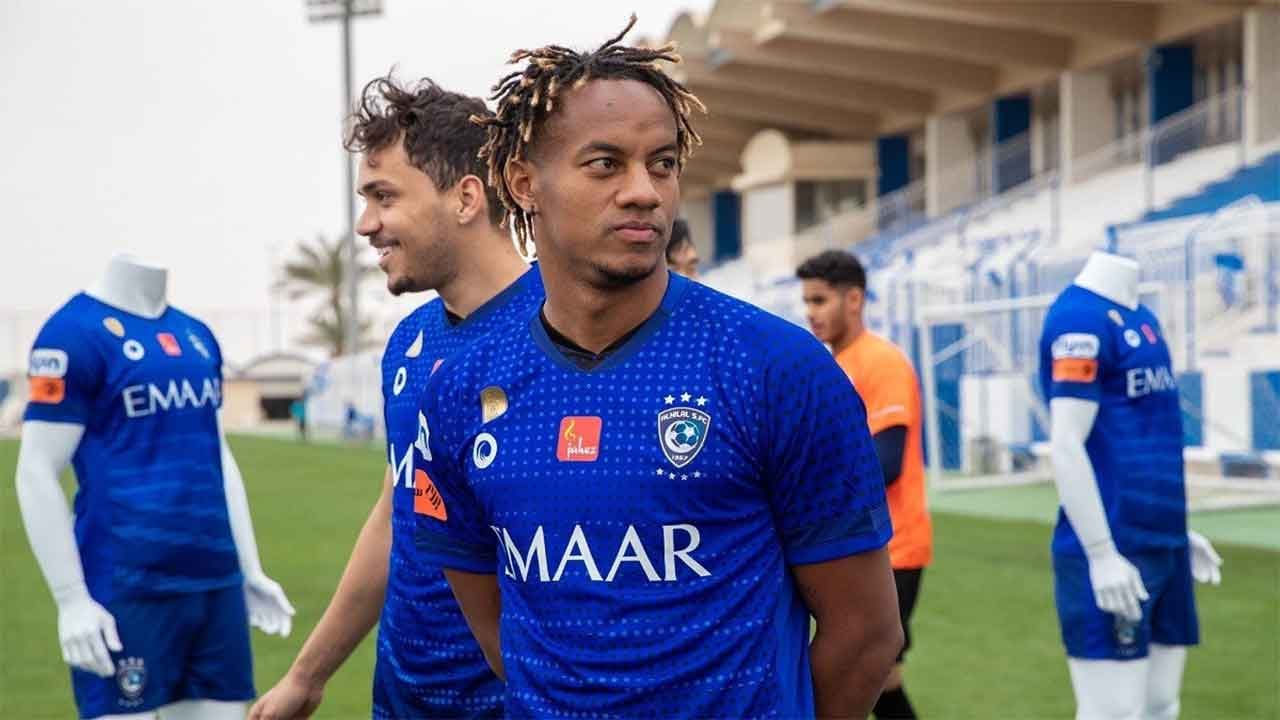 «كاريلو» الهلال على السرير الأبيض
