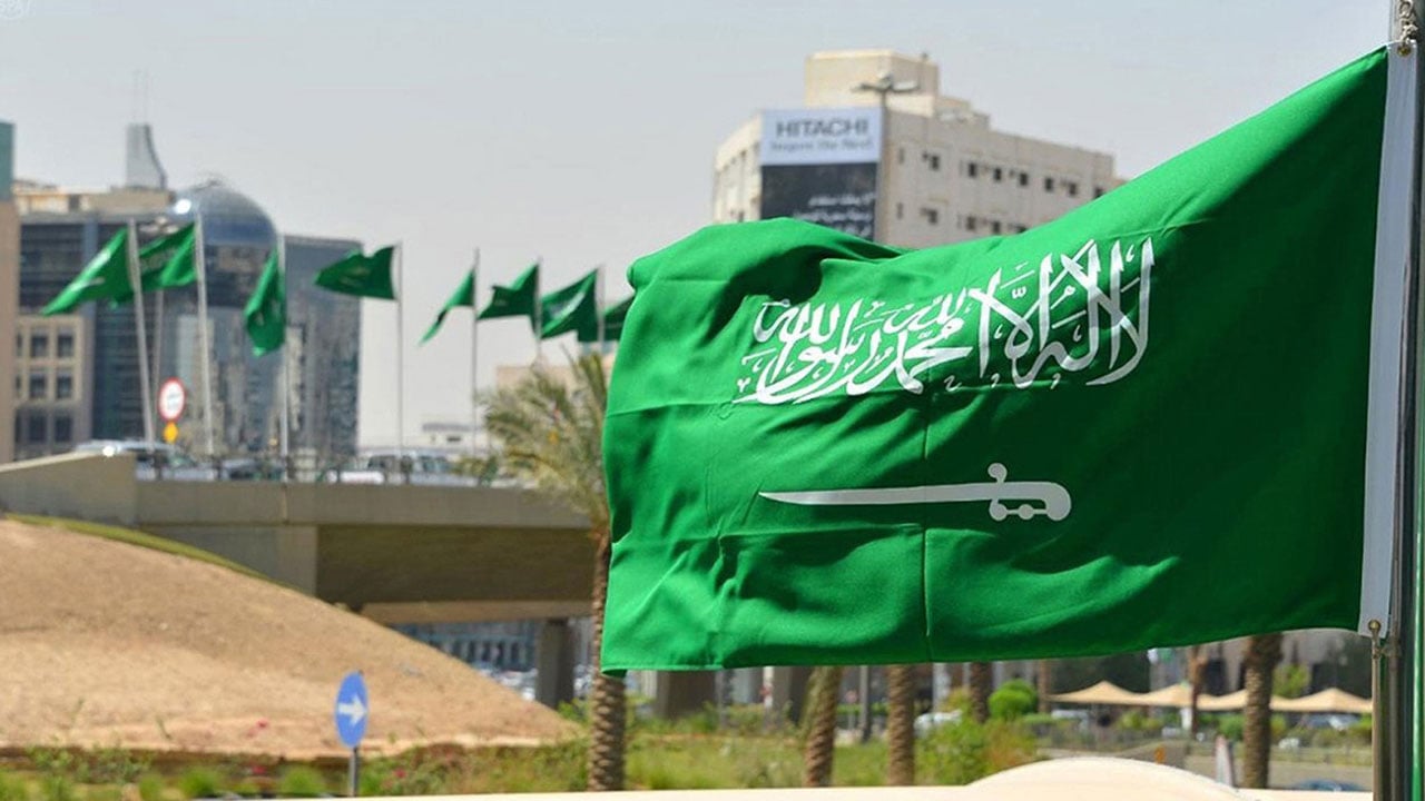 أخبار السعودية اليوم.. ضوابط تجديد صلاحية «هوية مقيم».. وبدء التسجيل في برنامج التدريب الصيفي