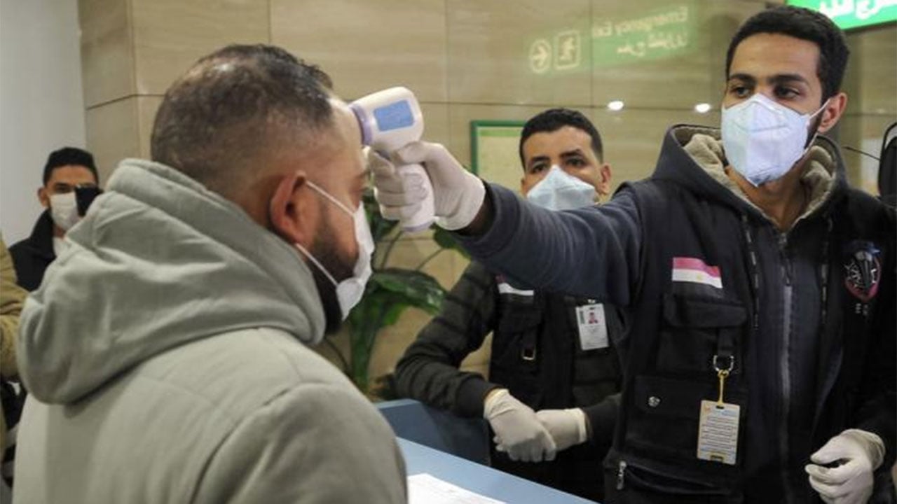 مصر تُسجل 912 إصابة جديدة بكورونا و89 حالة وفاة