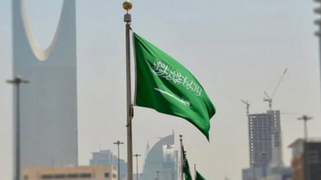 أخبار السعودية اليوم.. بداية الرصد الآلي لمخالفة «التأمين المنتهي».. و«أبشر» تكشف متطلبات إصدار جواز السفر السعودي
