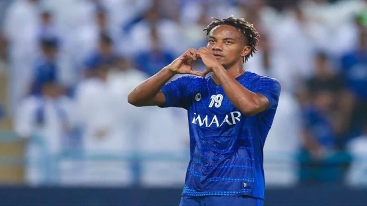 شاهد.. أندريه كاريلو يظهر في مقر الهلال ويوجه رسالة إلى جماهير الزعيم