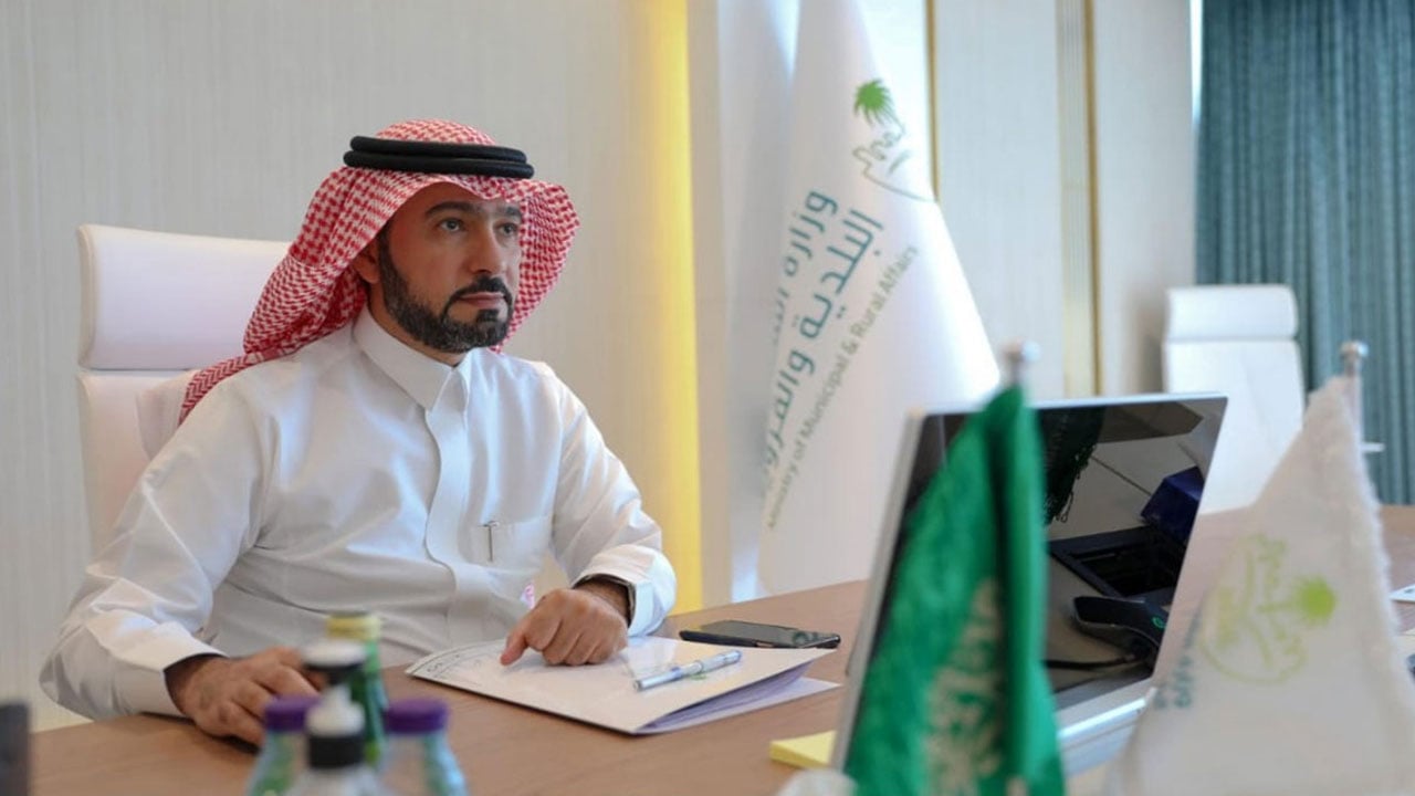 تتضمن 5 مسارات.. اعتماد خطة تطوير الرقابة في وزارة الشؤون البلدية