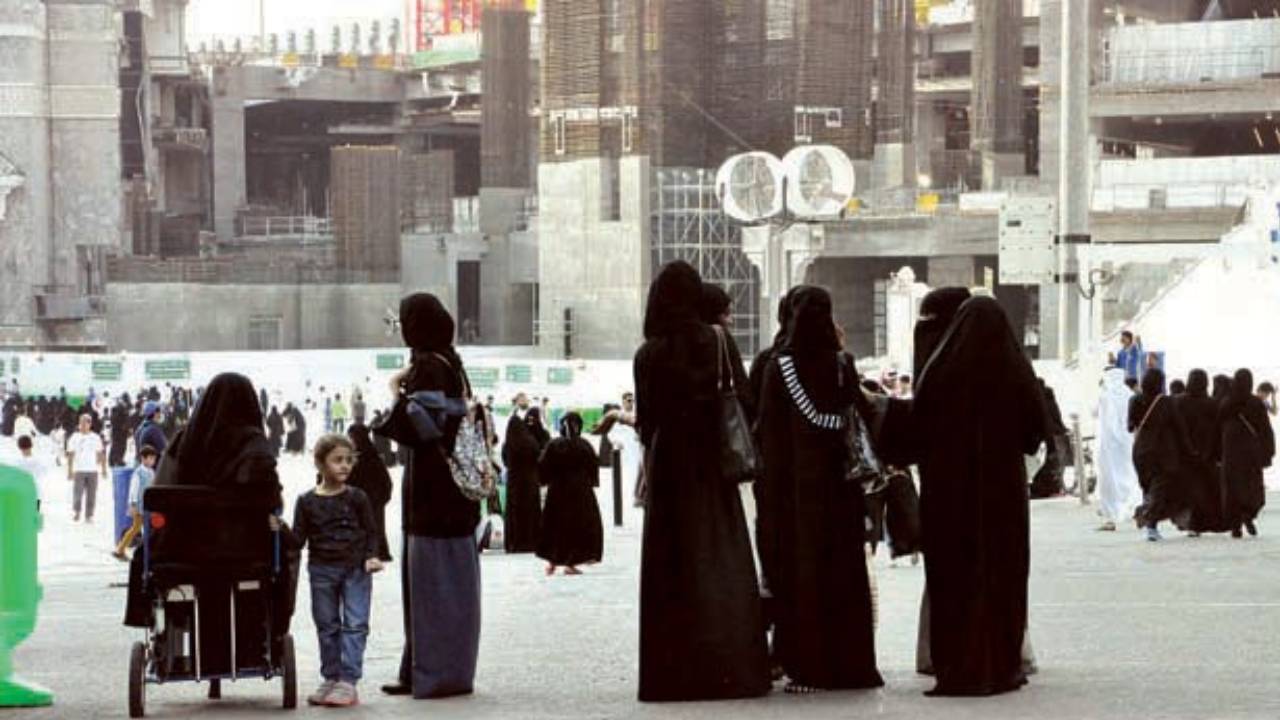 بالفيديو.. أمن الحج يوضح موقف الإفطار والصلاة في الحرم «يوم الخليف»