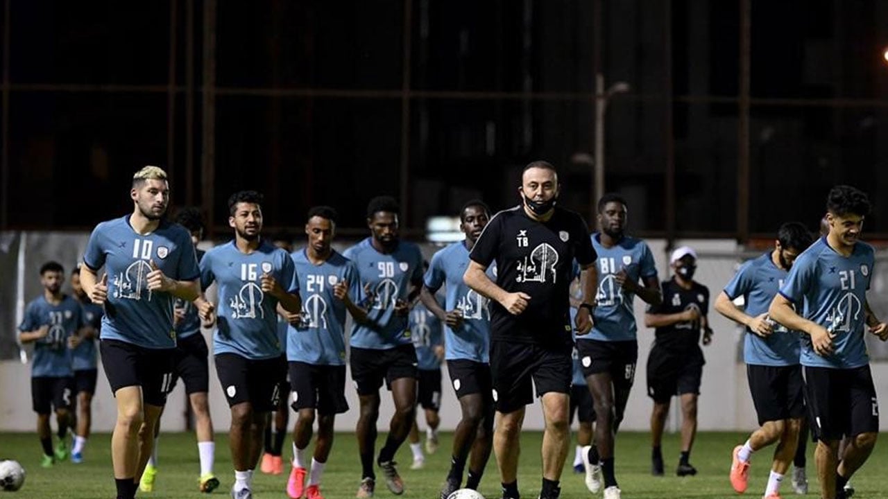 الداود ردًّا على المقللين من جمهور الشباب: شاهدوا مبارياته بمكة والمدينة