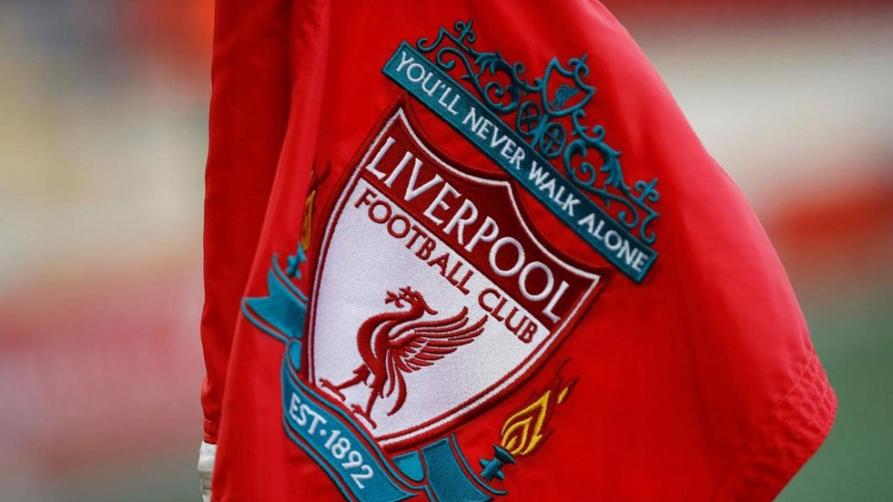 ليفربول ضد تشيلسي.. جمهور الريدز يحتفل بكأس الدوري الإنجليزي خلف القضبان