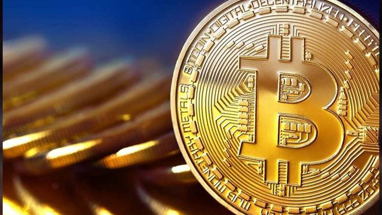 «بيتكوين» تتجاوز 10 آلاف دولار لأول مرة منذ شهرين