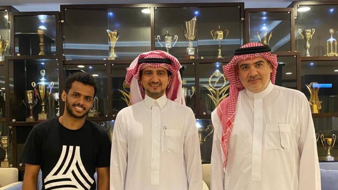 «بغلف» كلمة السر في إسدال الستار على صفقة عسيري