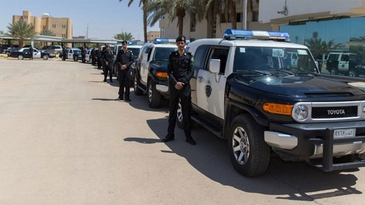 أطلق أعيرة نارية على نقطة أمنية.. القبض على مواطن بحوزته رشاش و95 طلقة وسكين