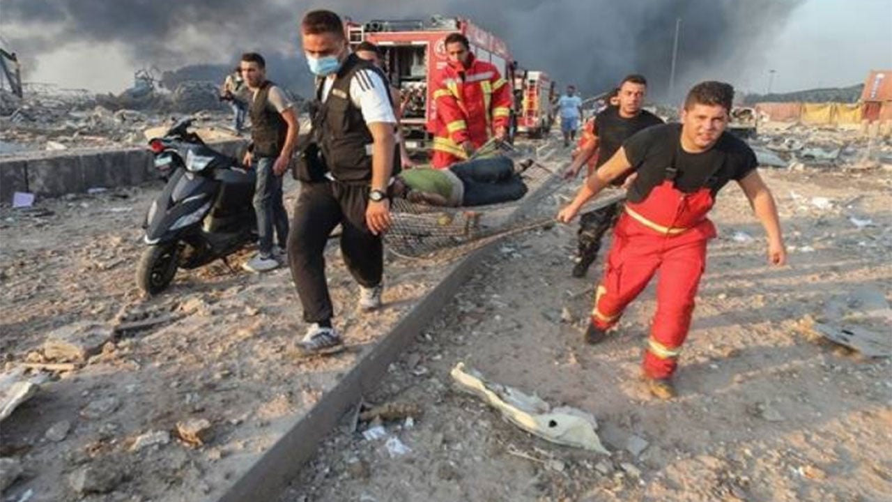 السفارة الأمريكية في لبنان: تقارير عن انبعاث غازات سامة وقاتلة جراء انفجار بيروت