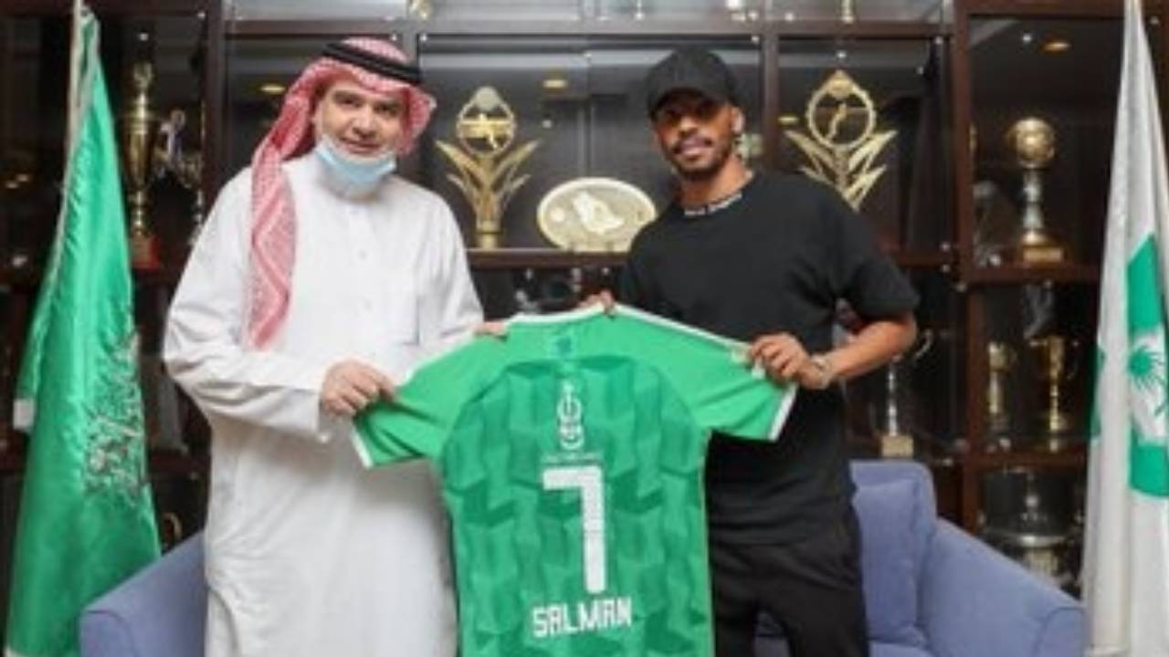 رسميًّا.. سلمان المؤشر مستمر بقميص الأهلي حتى 2023