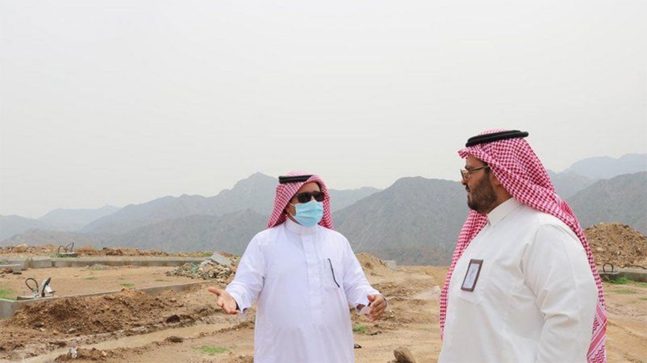 محافظ الداير لمسؤولي البلدية: أنجزوا المشاريع لخدمة المواطنين