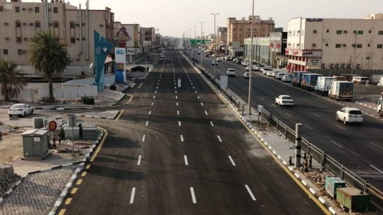 الانتهاء من أعمال تأهيل وتطوير طريق الأمير نايف بن عبدالعزيز بالدمام في سبتمبر