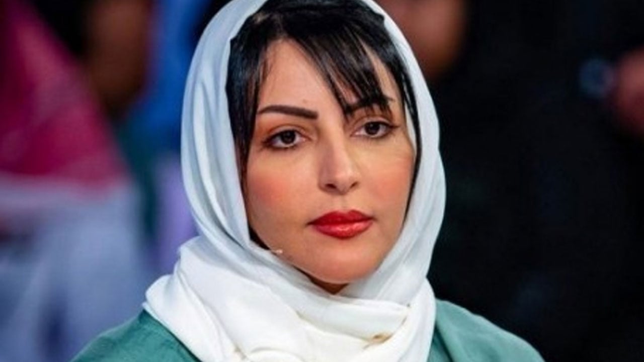 ملاك الحسيني تنهار بسبب ابنها.. وتوجه رسالة لمنتقديها