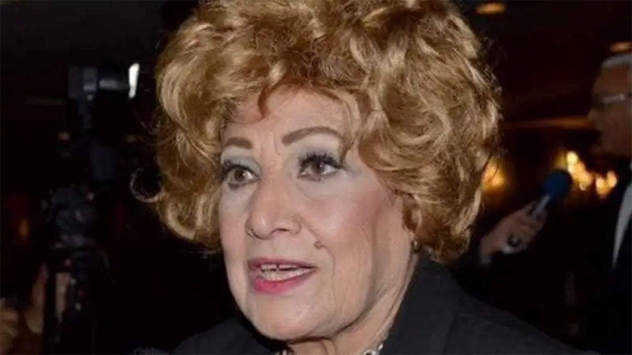 الفنانة عايدة كامل تخاطب جمهورها من داخل المستشفى: اطمئنوا