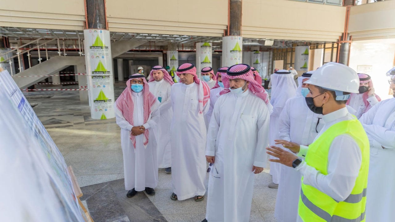 بالصور.. الوزير الحقيل يتفقد مشاريع ومبادرات أمانة منطقة القصيم
