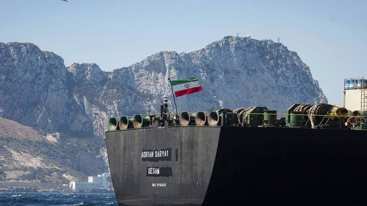 بالأسماء.. اتهام 4 أمريكيين بالتآمر وخرق العقوبات المفروضة على النفط الإيراني