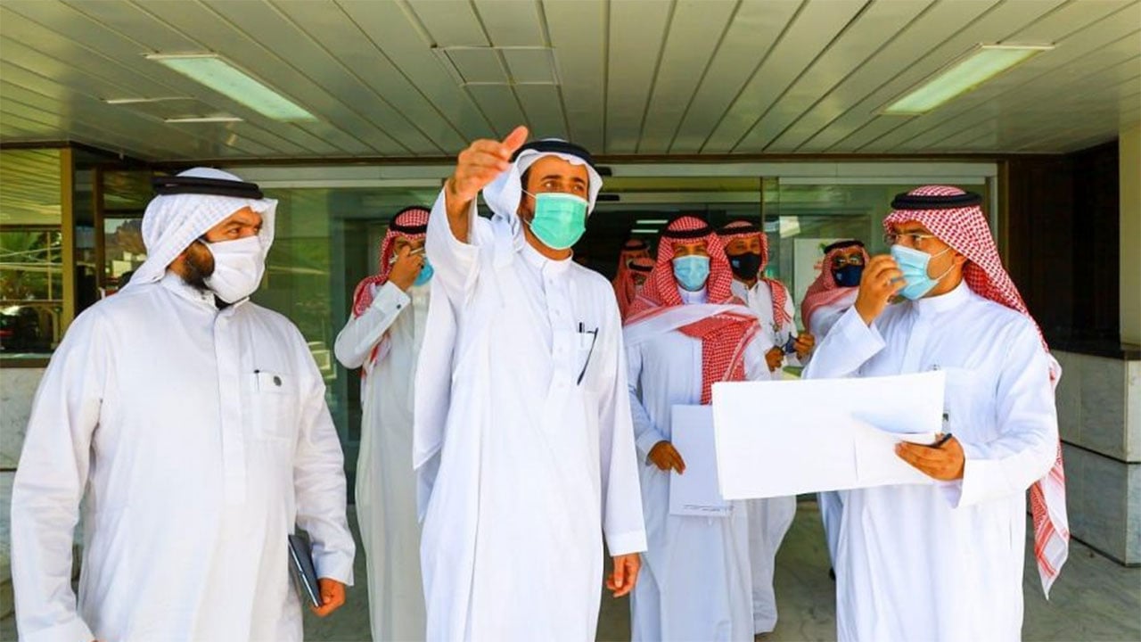 وزير الصحة يستعرض خطط تطوير القطاع الصحي في محافظة العلا