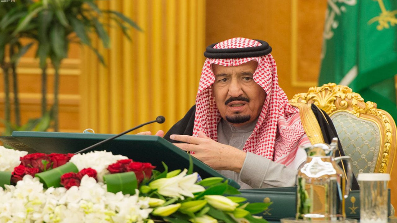 خادم الحرمين يبحث قمة الـ20 مع جونسون.. ورئيس الوزراء البريطاني يشيد بقيادة المملكة لاجتماعات المجموعة