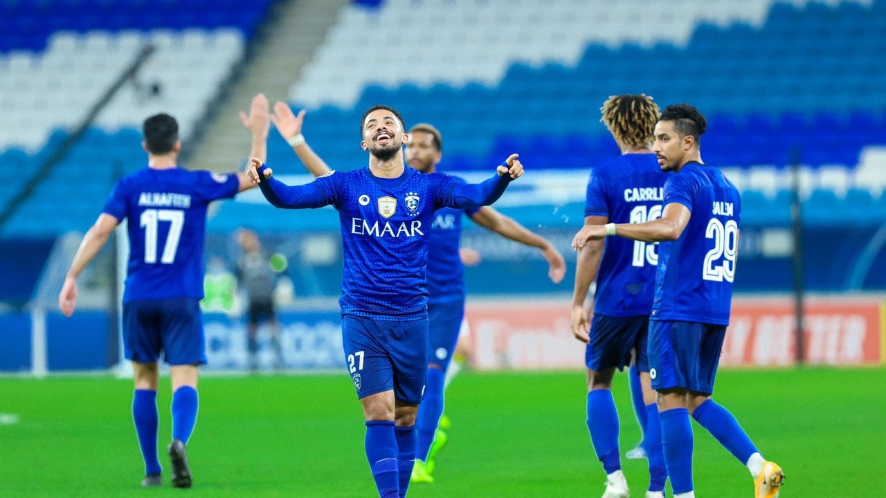 الهلال يتخطى عقبة باختاكور ويغرد في الصدارة وحيدًا