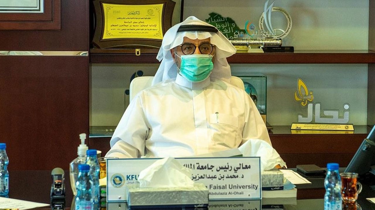 جامعة الملك فيصل تنشئ مجمعات طاقة شمسية لتوليد الكهرباء