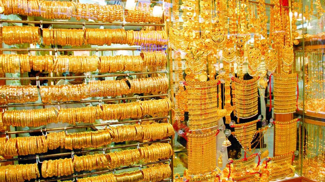 أسعار الذهب تقفز 2% بدعم تراجع الدولار.. ورهانات على التحفيز