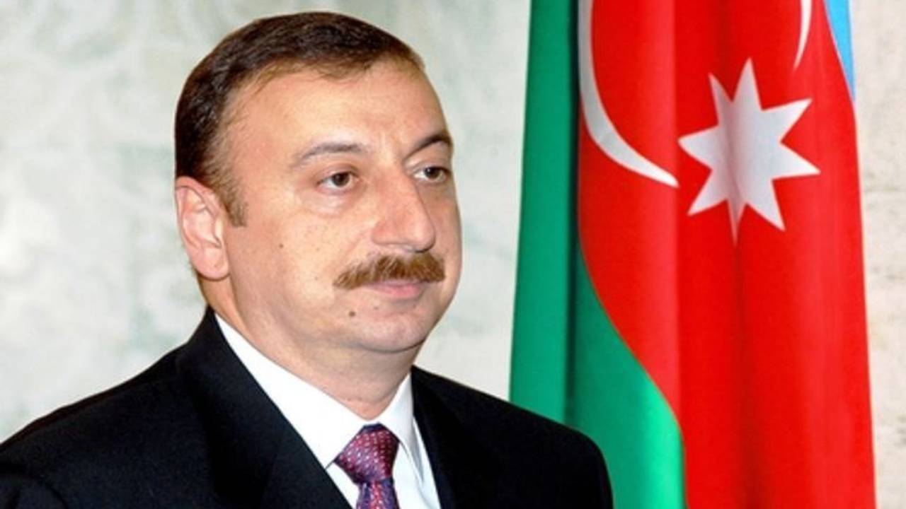 رئيس أذربيجان يوافق على نشر مراقبين في إقليم كاراباخ بشروط