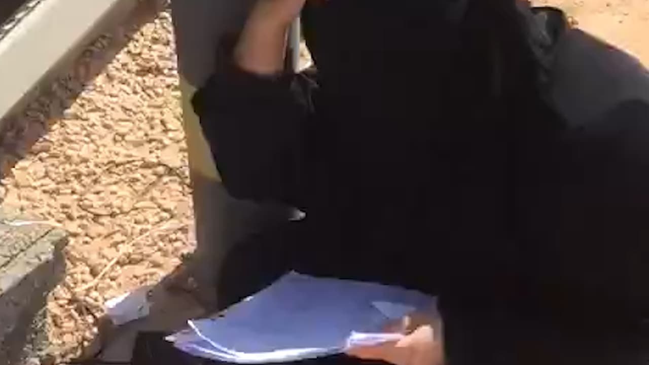 بعد تداول مقطع معلمة تمد الكهرباء عبر محول.. السعودية للكهرباء: الاقتراب من معداتنا خطر حقيقي