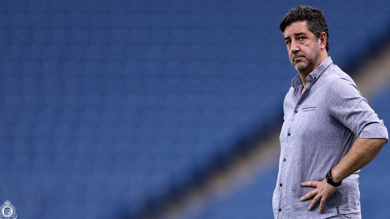 المدرب البديل على طاولة إدارة النصر.. هل يحدِّد الأهلي مصير فيتوريا؟