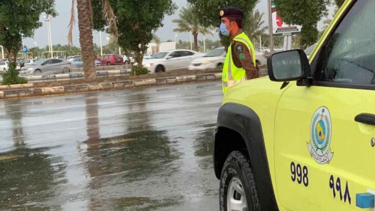 الدفاع المدني يحذر المواطنين من أمطار وسيول تؤثر على 9 مناطق