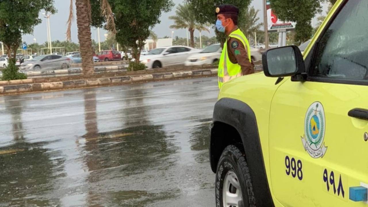 تنبيهات من الأرصاد لـ3 مناطق.. والدفاع المدني: ابتعدوا عن مجاري السيول