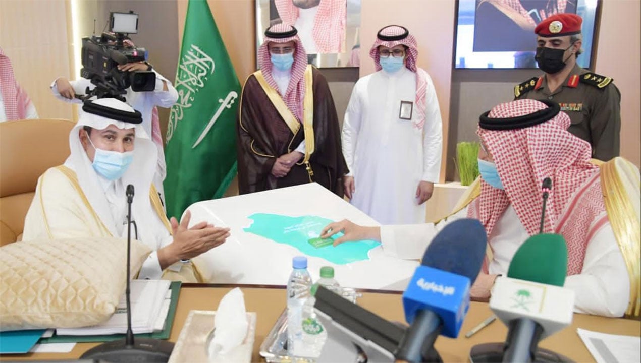 بالصور.. أمير جازان يدشن مشروعات طرق جديدة بأكثر من مليار ريال