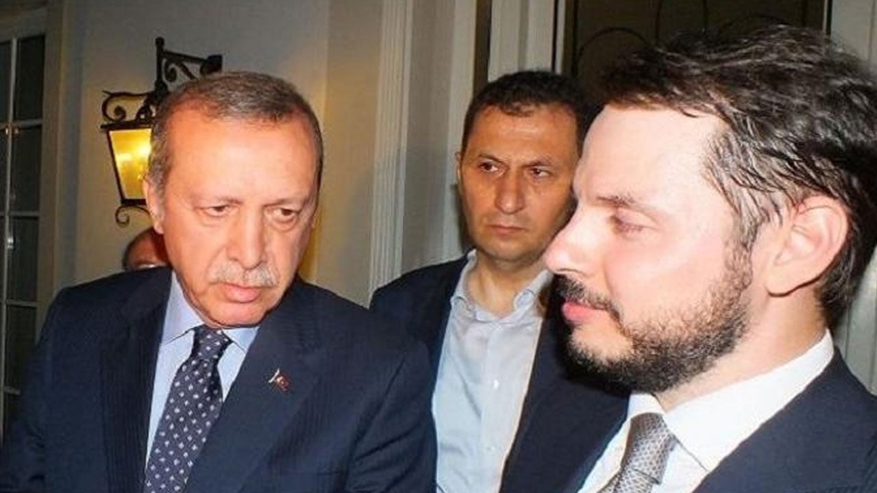 بيرات ألبيراق.. سياسي تركي لصهر أردوغان المستقيل: «اصطحب حماك معك»