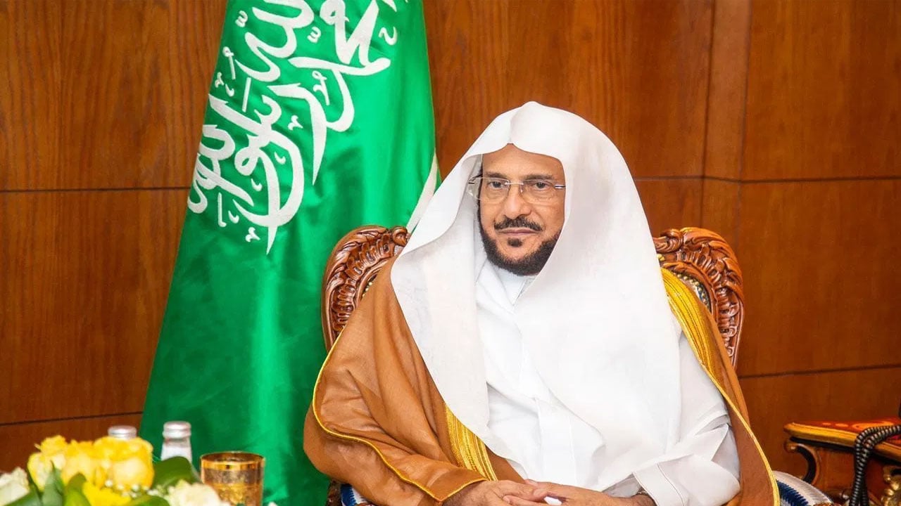 الوزير آل الشيخ يوضح الحكمة من «البلوى وكثرة الشدائد»