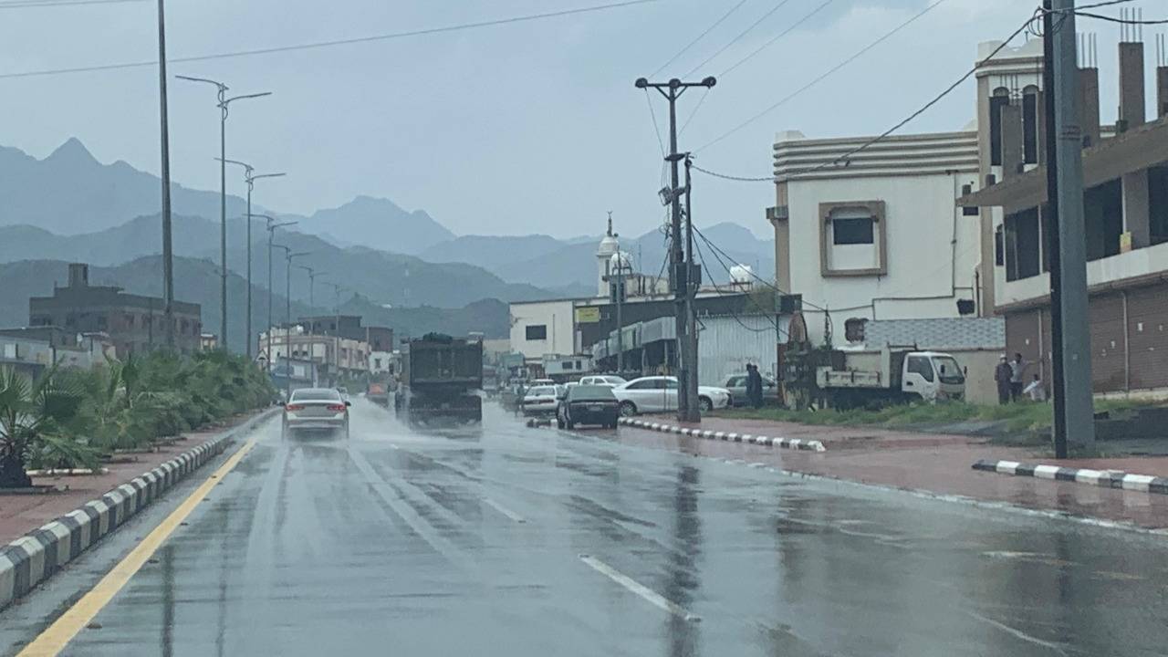 «الأرصاد» تنبه: هطول أمطار رعدية بهذه المناطق.. والدفاع المدني يطالب بالحذر