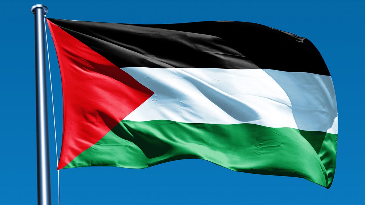 فلسطين تقرر إعادة سفيريها إلى الإمارات والبحرين