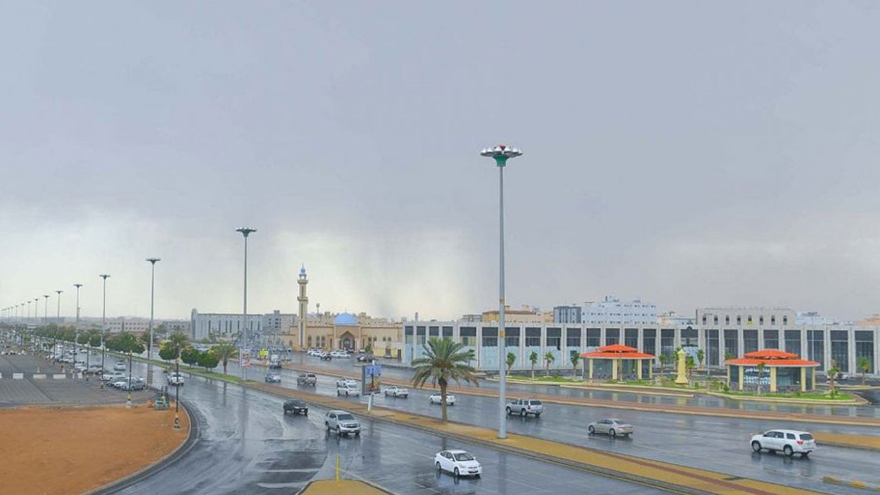 أمطار على تبوك.. ومركز "الأرصاد" يوضح حالة الطقس ليوم السبت