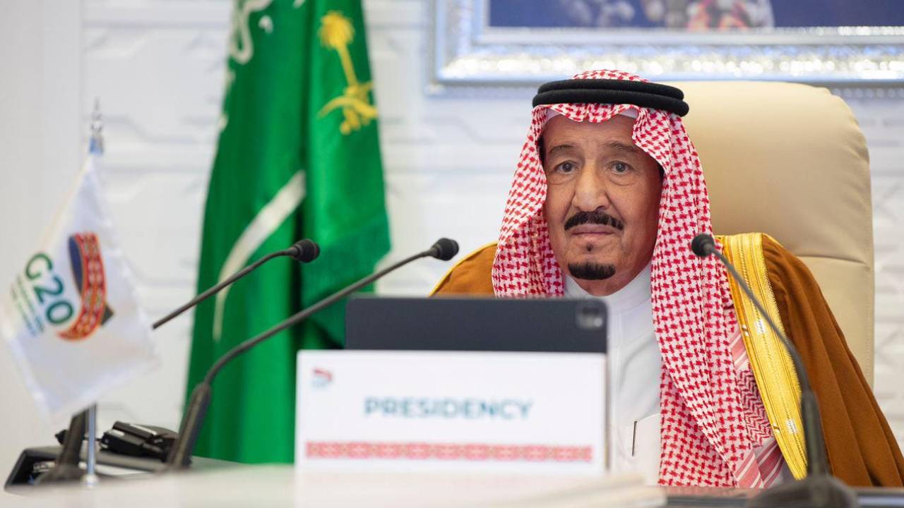 خادم الحرمين الشريفين: إطلاق مبادرة إتاحة أدوات مكافحة الجوائح