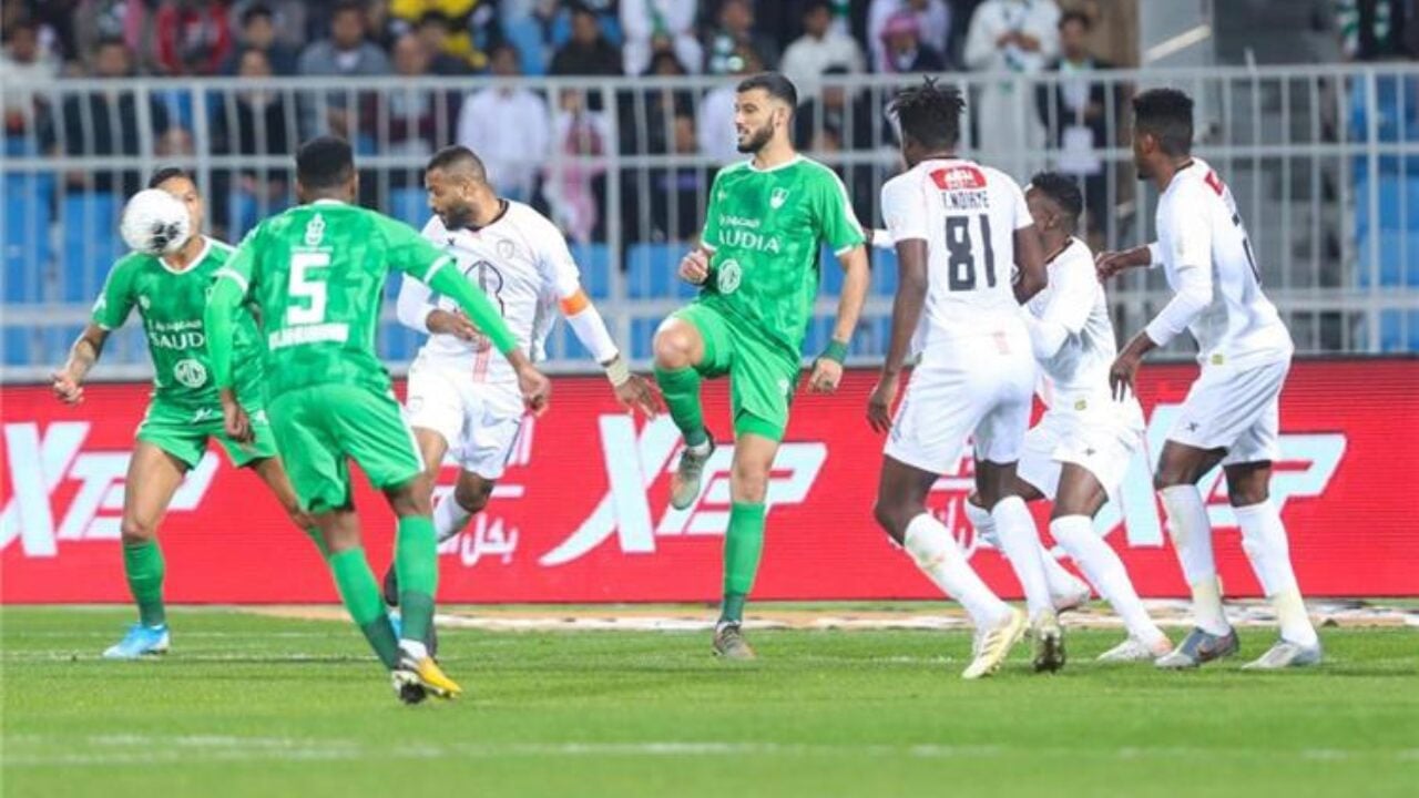 الأهلي يحشد القوة الضاربة.. والشباب يراهن على ثالوث الهجوم