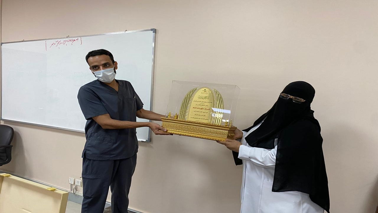 تقاعد أول ممرضة في مجال الطب الشرعي