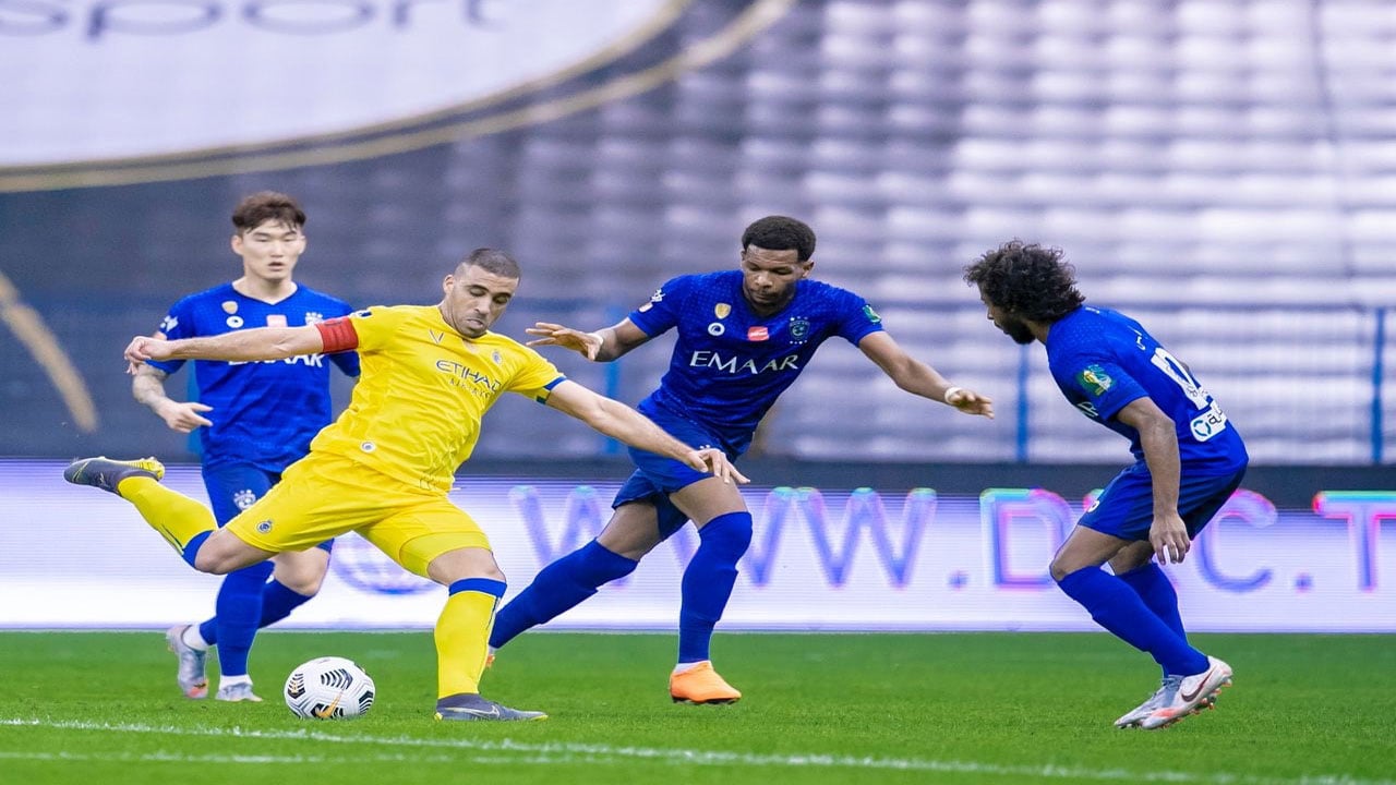 بعد واقعة نهائي الكأس.. هل تنتهي رحلة حمد الله في الملاعب السعودية لسوء السلوك؟
