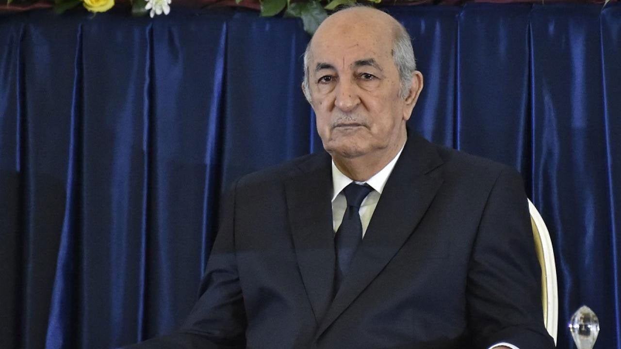 عبدالمجيد تبون.. رئيس الجزائر ينتصر على كورونا ويخرج من المستشفى