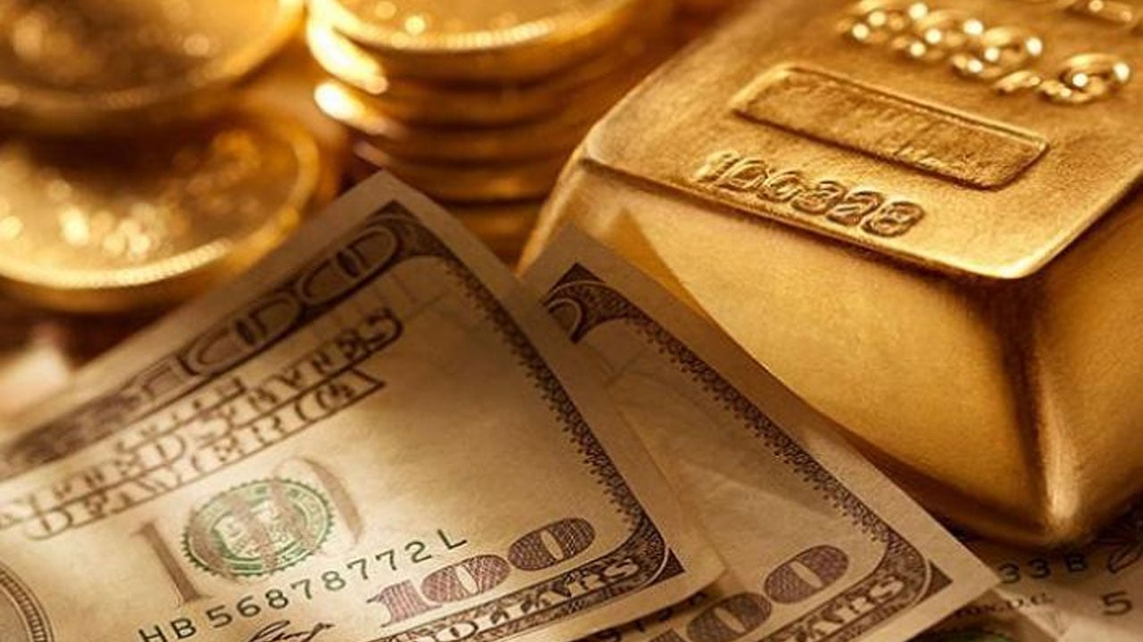 الدولار يتراجع.. والذهب يتجه لتحقيق أول مكسب في 4 أسابيع