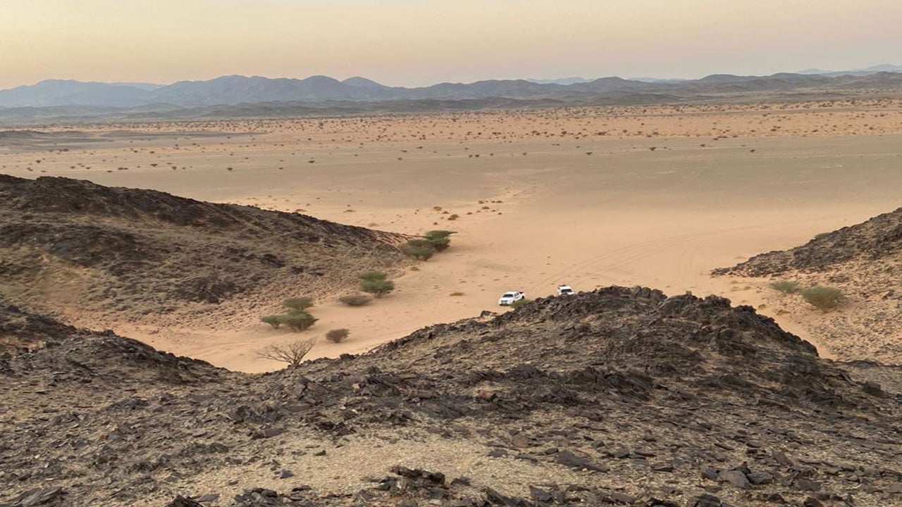 العثور على 3 تائهين في الصحراء أثناء البحث عن «مفقود تثليث»