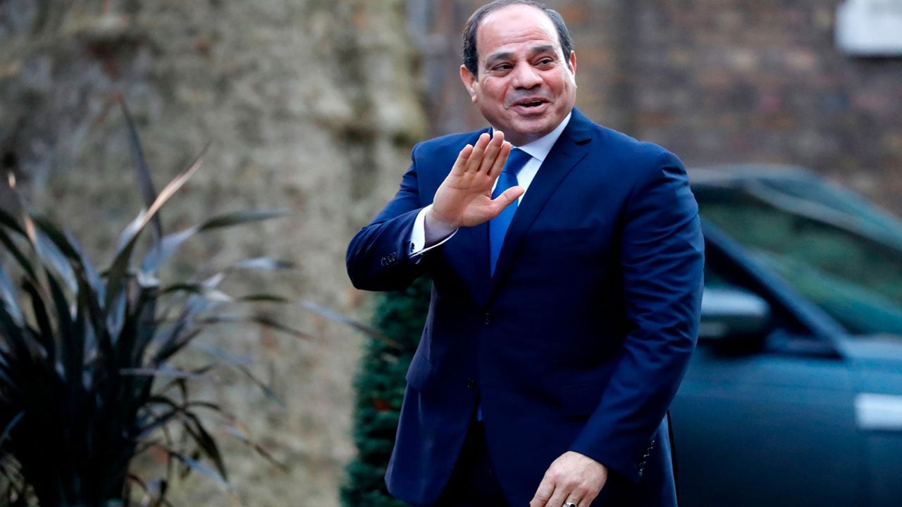 تفاصيل مفاجأة الرئيس المصري لعروسين في «يوم الصباحية»