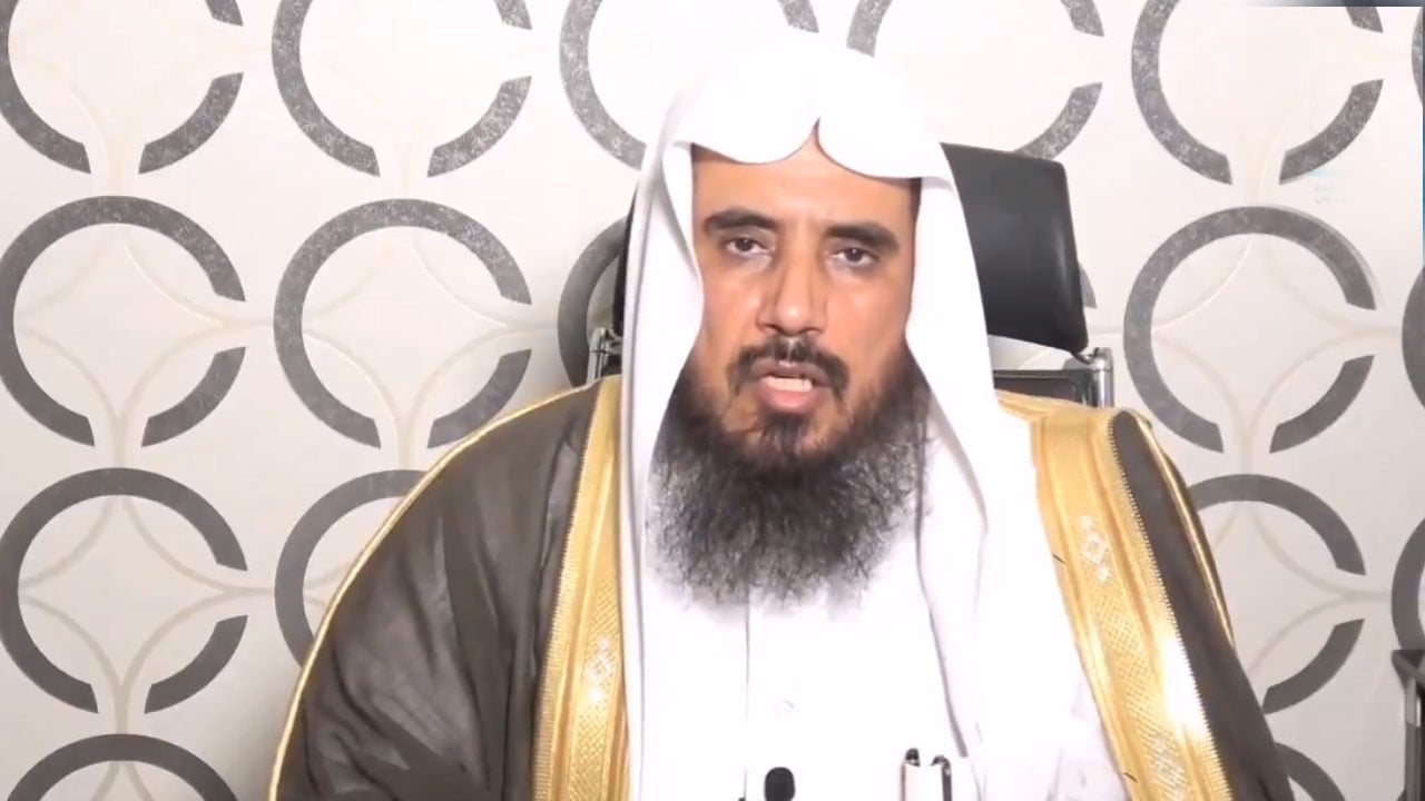 بالفيديو.. «الخثلان» يوضح حكم المسح على الجوارب التي بها خروق