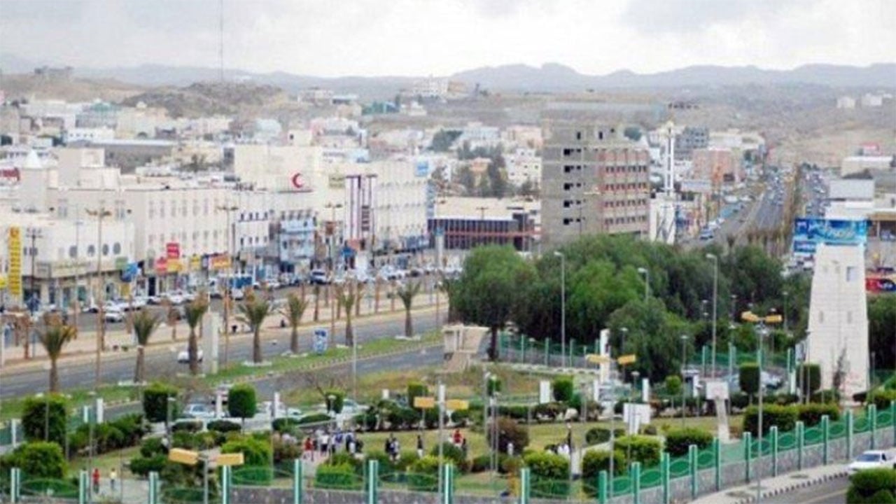 إغلاق 5 محال مخالفة بأحد رفيدة وإتلاف 340 كجم مواد غذائية فاسدة